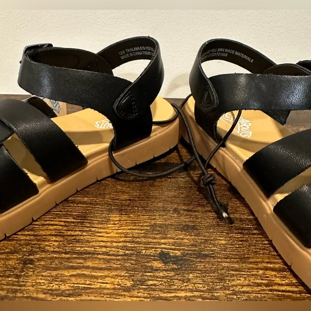 Thereabouts Girls Black Alana Sandals NWT Toddler Girls 12